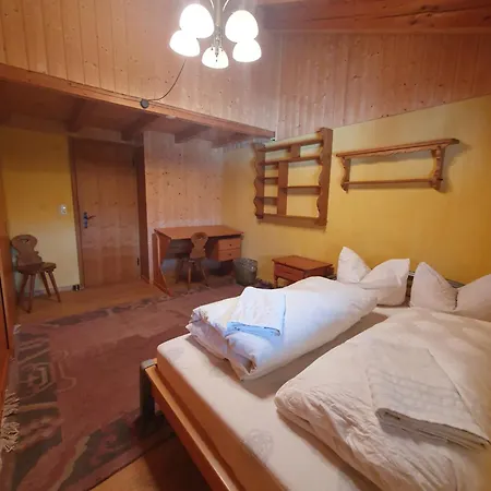 Guest house Sleep & Go - Gartenblickzimmer Mit Gemeinschaftsbad *